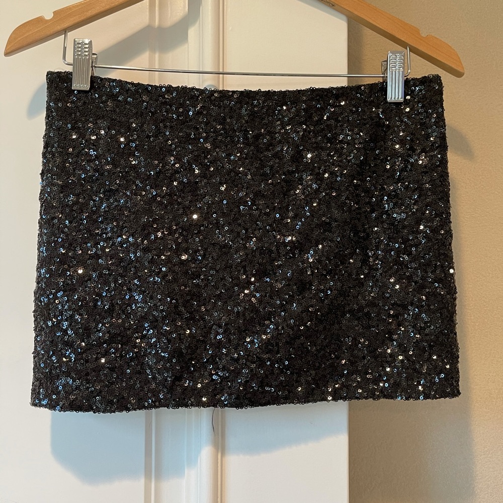 Super cute black sequence skirt, size small